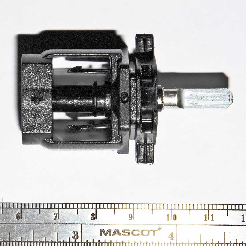 SolarConnector-OverMolding-ImgGllry-800x800